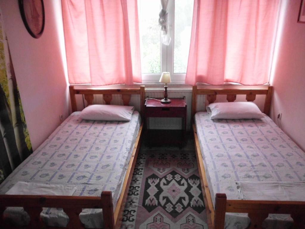 Tom'S House Apartment Skriperon Ngoại thất bức ảnh