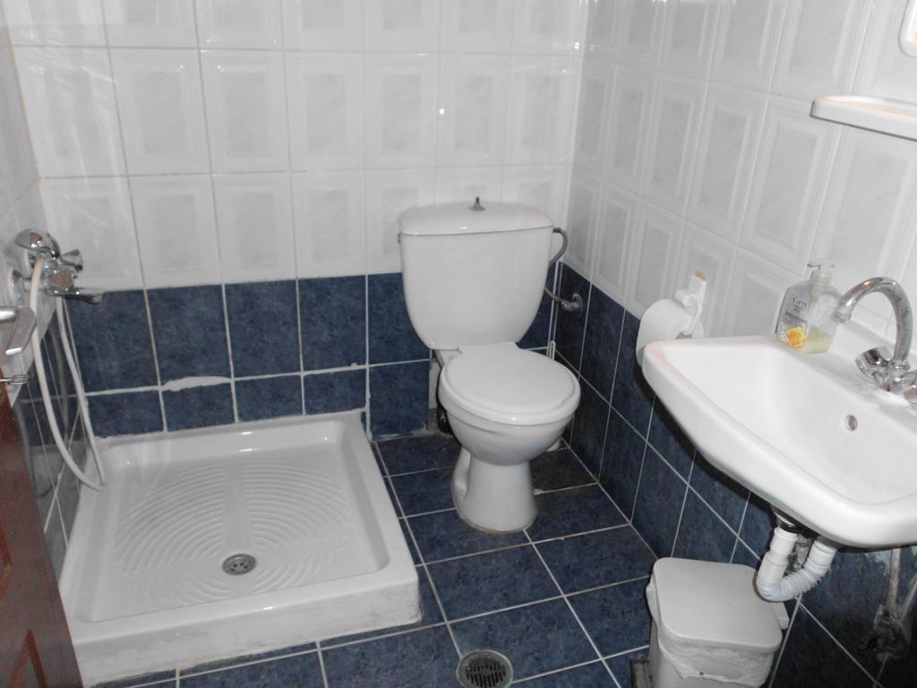 Tom'S House Apartment Skriperon Ngoại thất bức ảnh